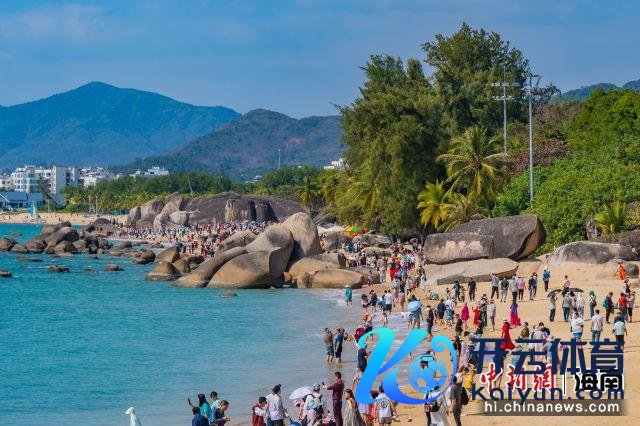 三亚海角海角景区迎客近3万